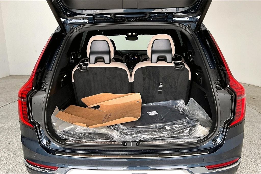 2026 Volvo XC90 B6 Plus 6-Seater