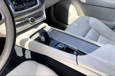 2025 Volvo XC90 B6 Plus 6-Seater