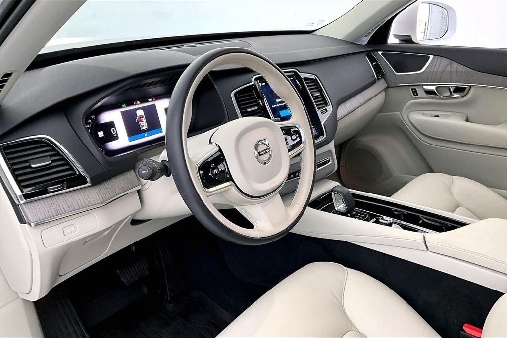 2025 Volvo XC90 B6 Plus 6-Seater