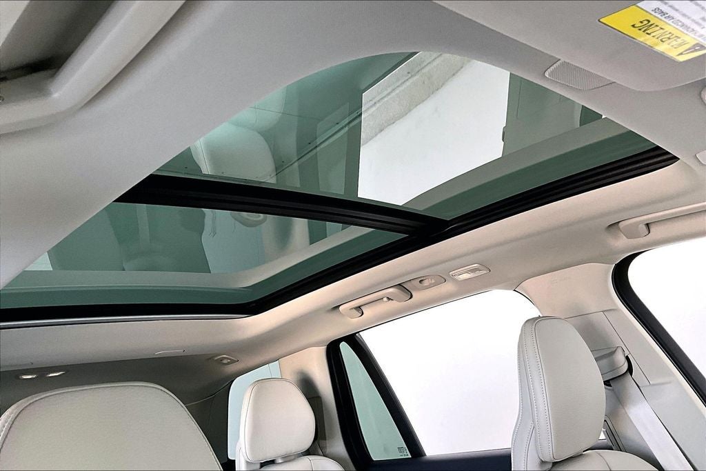 2025 Volvo XC90 B6 Plus 6-Seater