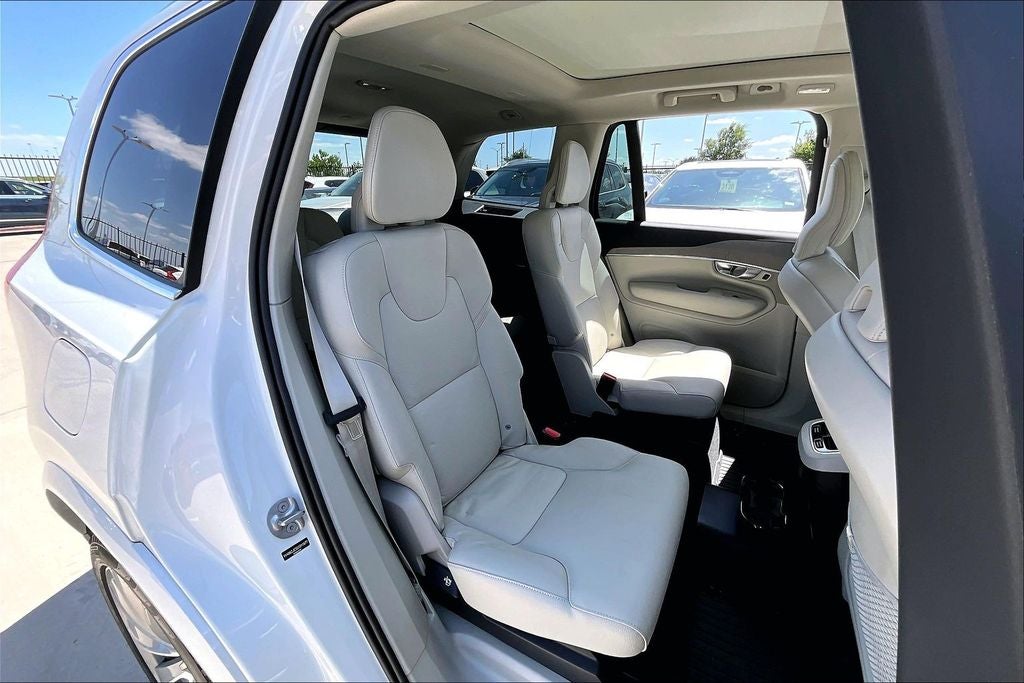 2025 Volvo XC90 B6 Plus 6-Seater