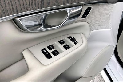 2025 Volvo XC90 B6 Plus 6-Seater