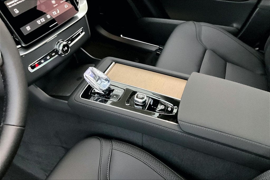 2027 Volvo XC90 B6 Plus 6-Seater