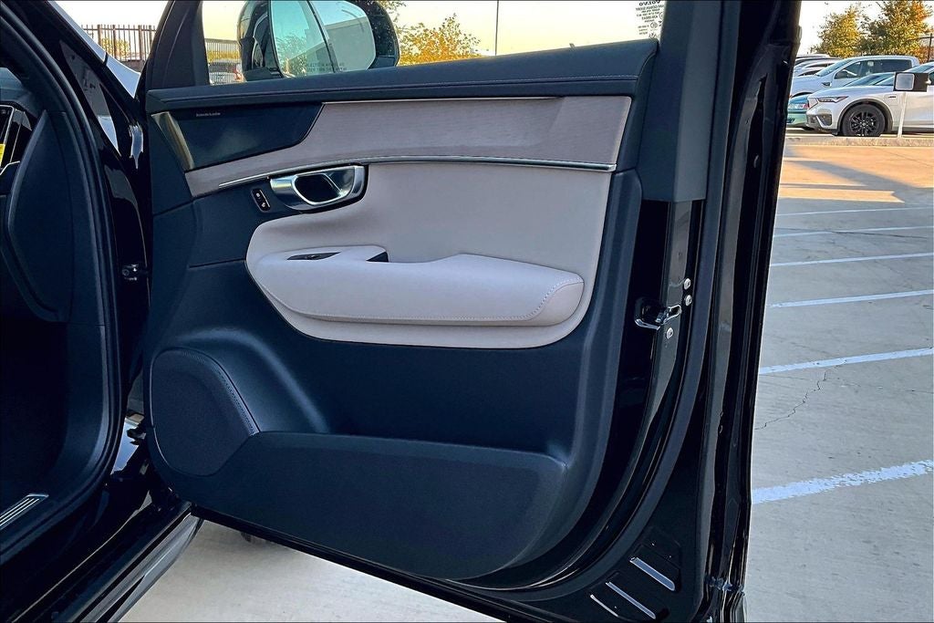 2026 Volvo XC90 B6 Plus 6-Seater