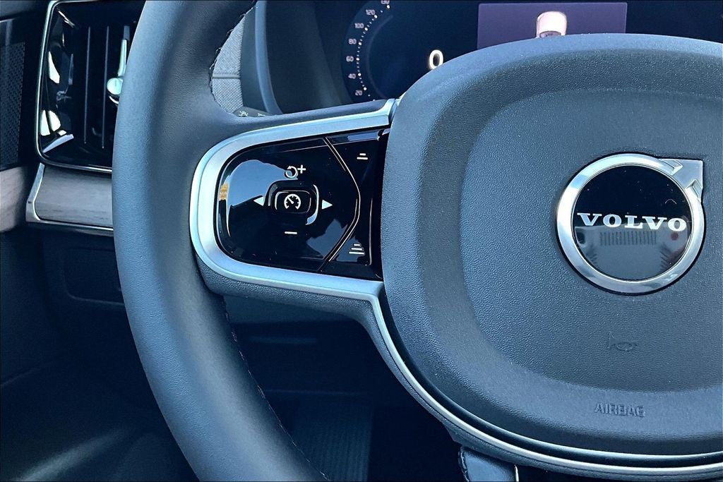 2026 Volvo XC90 B6 Plus 6-Seater