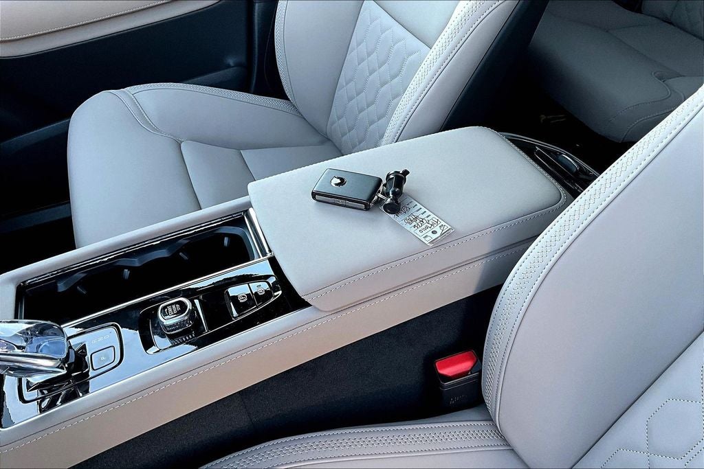 2026 Volvo XC90 B6 Plus 6-Seater