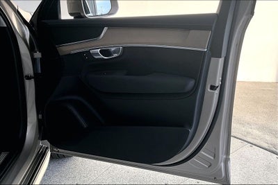 2026 Volvo XC90 B6 Plus 6-Seater