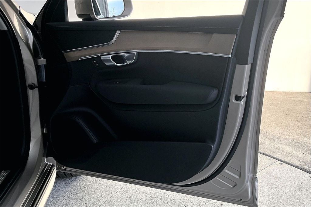 2026 Volvo XC90 B6 Plus 6-Seater
