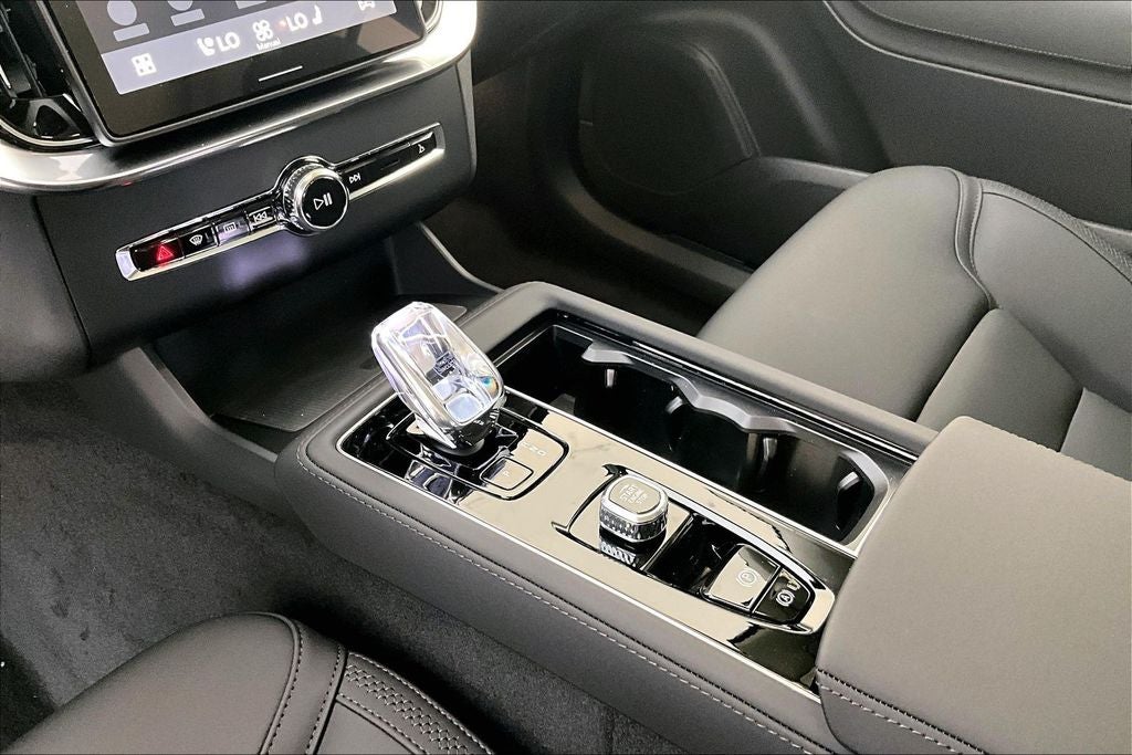 2026 Volvo XC90 B6 Plus 6-Seater