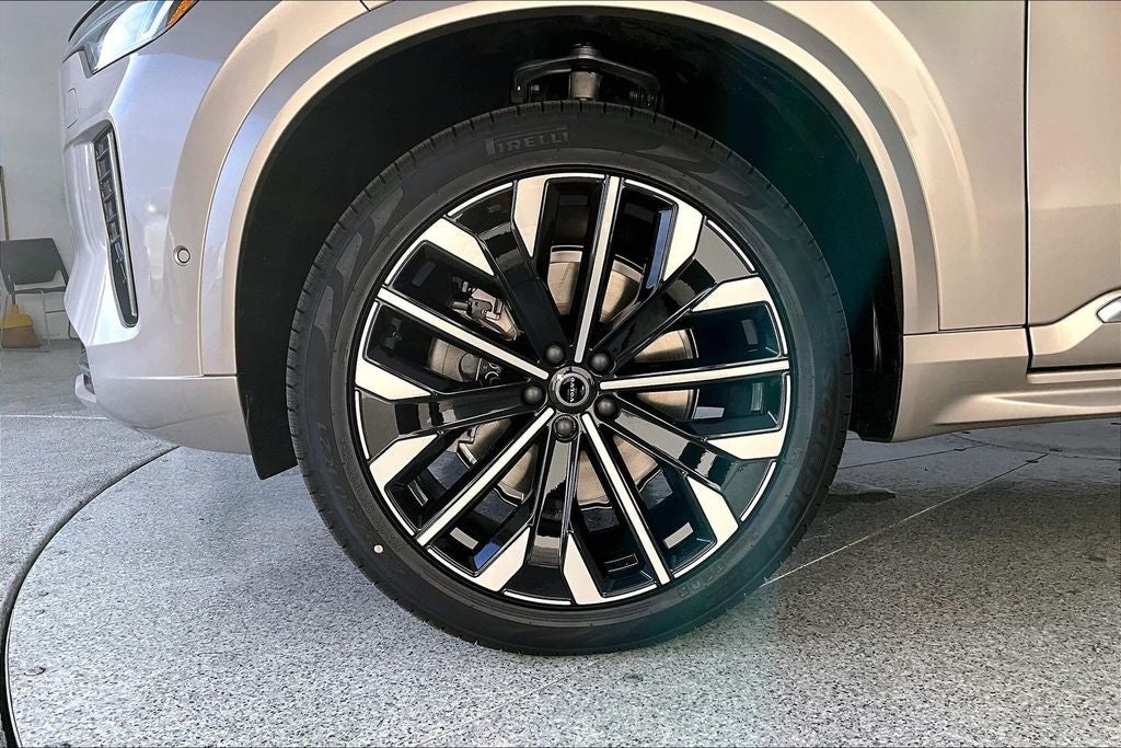 2026 Volvo XC90 B6 Plus 6-Seater
