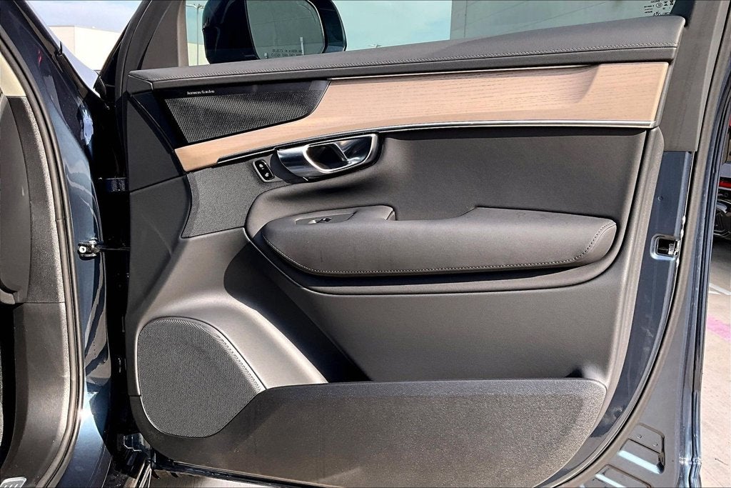 2027 Volvo XC90 B6 Plus 6-Seater