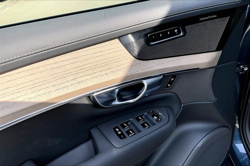 2027 Volvo XC90 B6 Plus 6-Seater