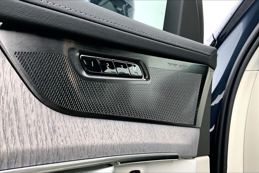 2026 Volvo XC90 B6 Ultra