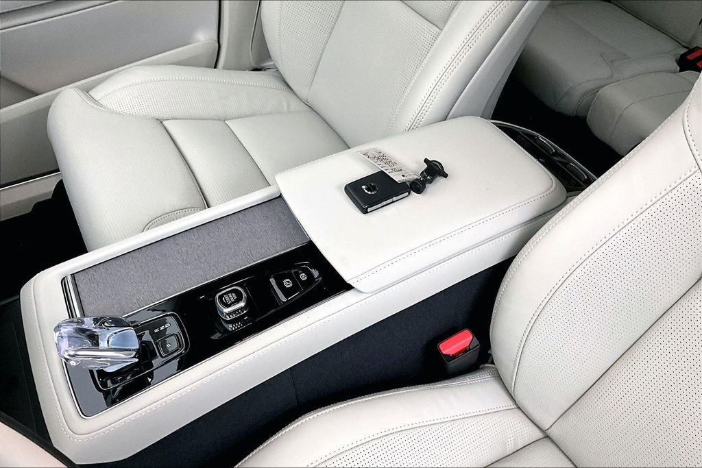 2026 Volvo XC90 B6 Ultra