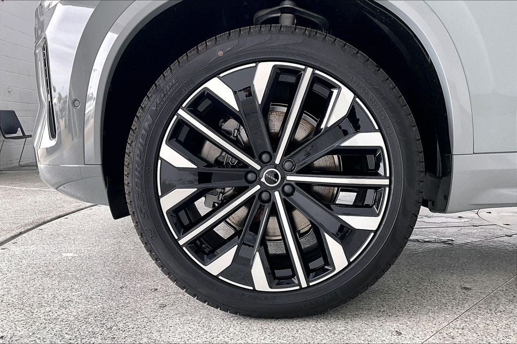 2026 Volvo XC90 B6 Ultra