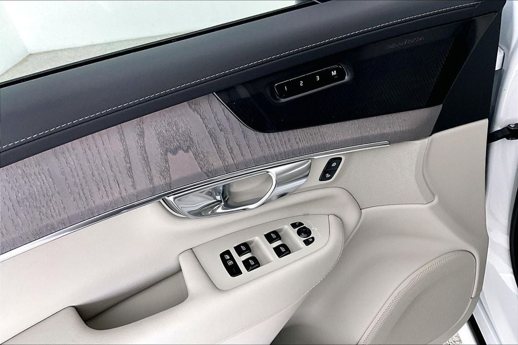 2026 Volvo XC90 B6 Ultra