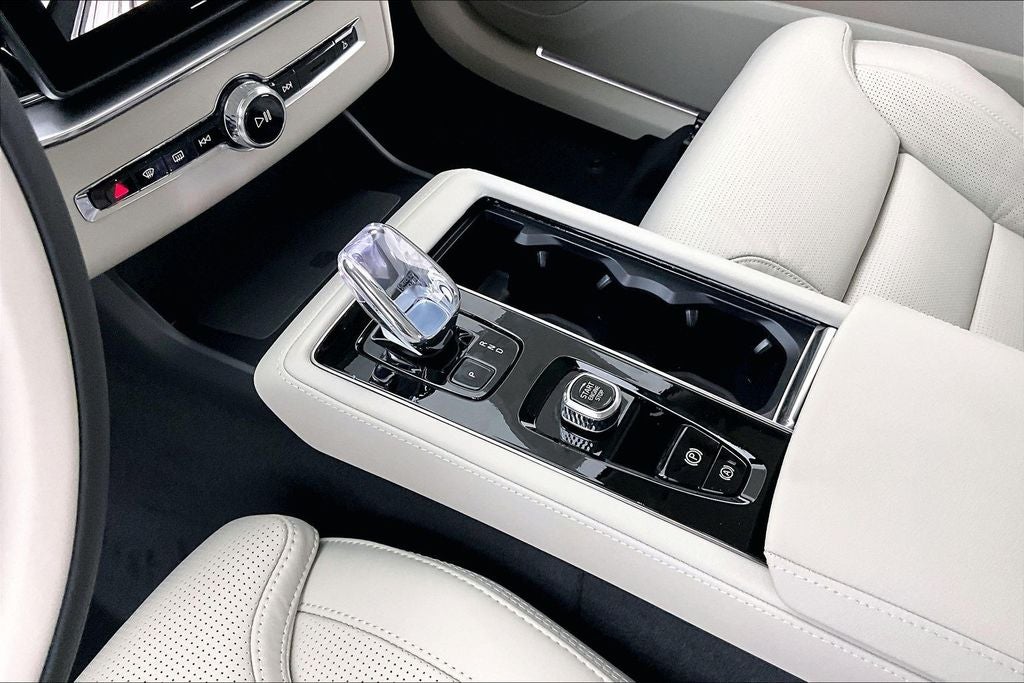 2026 Volvo XC90 B6 Ultra