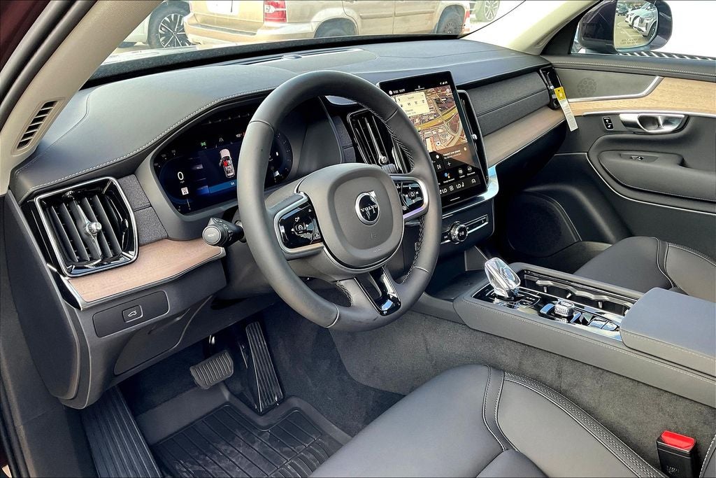 2025 Volvo XC90 B6 Core 2025.5