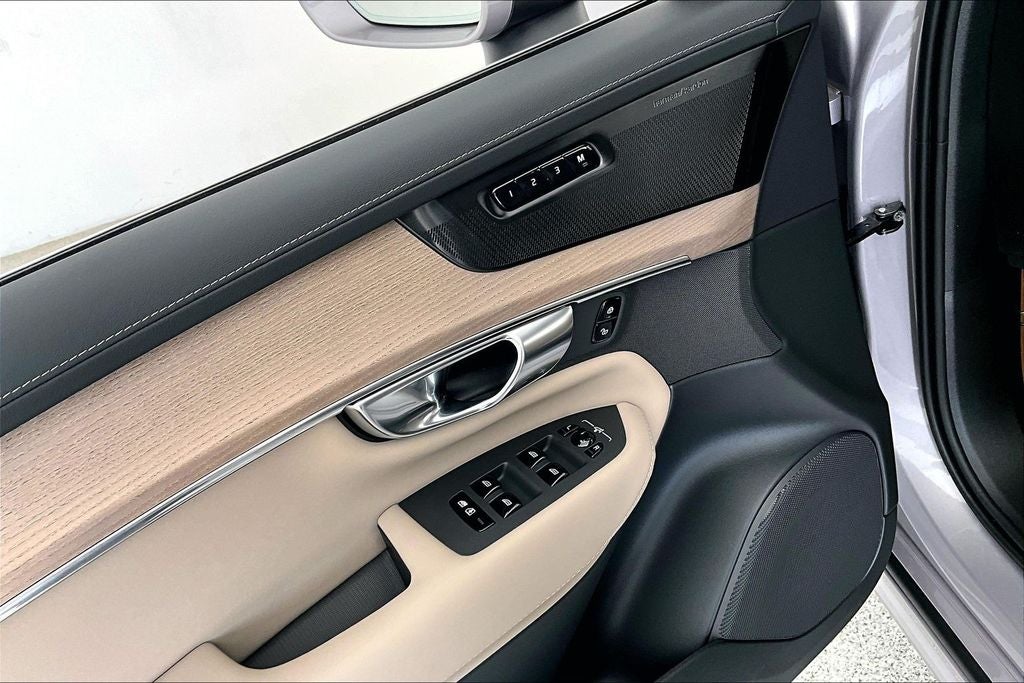 2026 Volvo XC90 B6 Plus 7-Seater