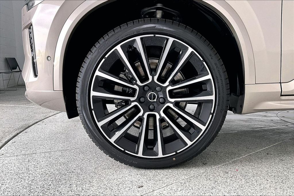 2026 Volvo XC90 B6 Plus 7-Seater