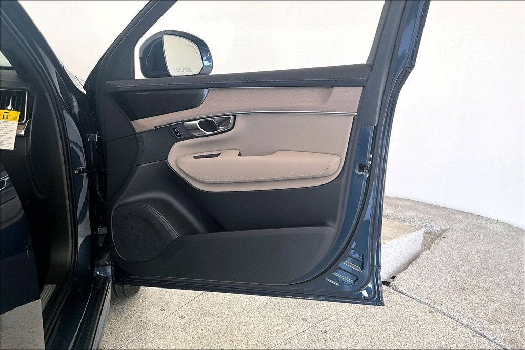 2027 Volvo XC90 B6 Plus 7-Seater