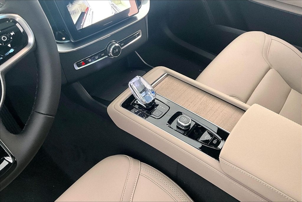 2027 Volvo XC90 B6 Plus 7-Seater