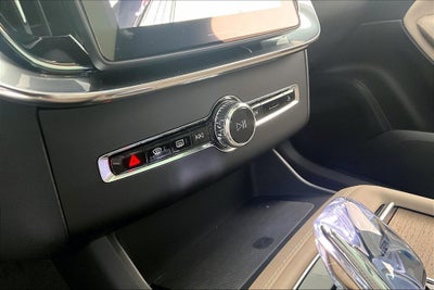 2027 Volvo XC90 B6 Plus 7-Seater