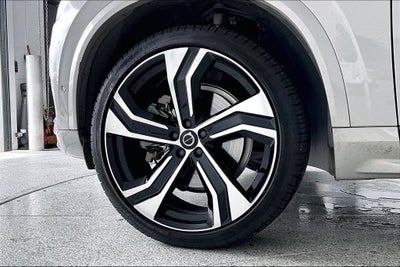 2024 Volvo XC90 B6 Plus Bright Theme