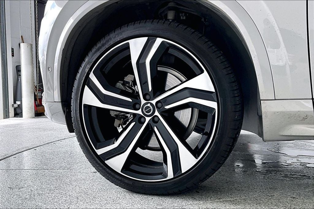 2024 Volvo XC90 B6 Plus Bright Theme