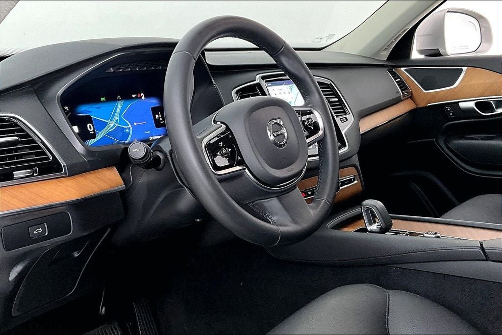 2024 Volvo XC90 B6 Plus Bright Theme