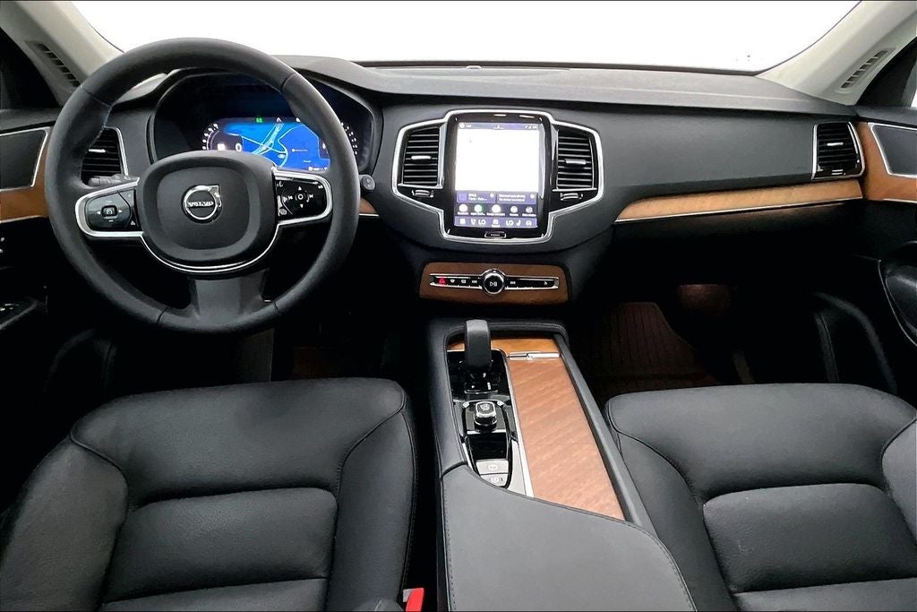 2024 Volvo XC90 B6 Plus Bright Theme