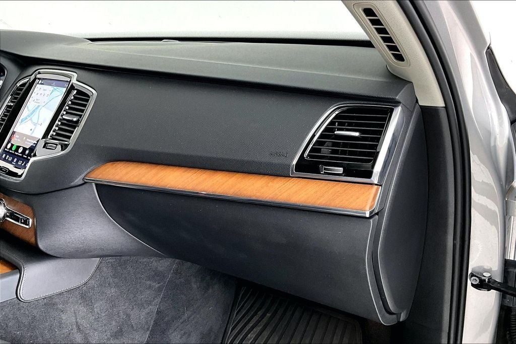 2024 Volvo XC90 B6 Plus Bright Theme