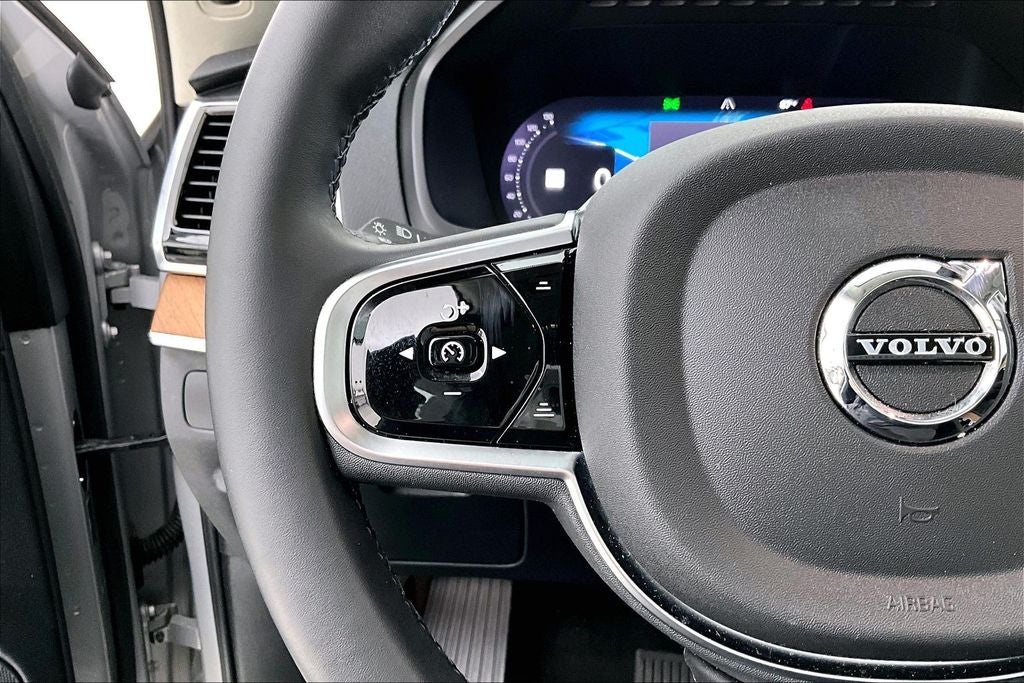 2024 Volvo XC90 B6 Plus Bright Theme