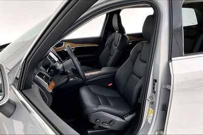 2024 Volvo XC90 B6 Plus Bright Theme