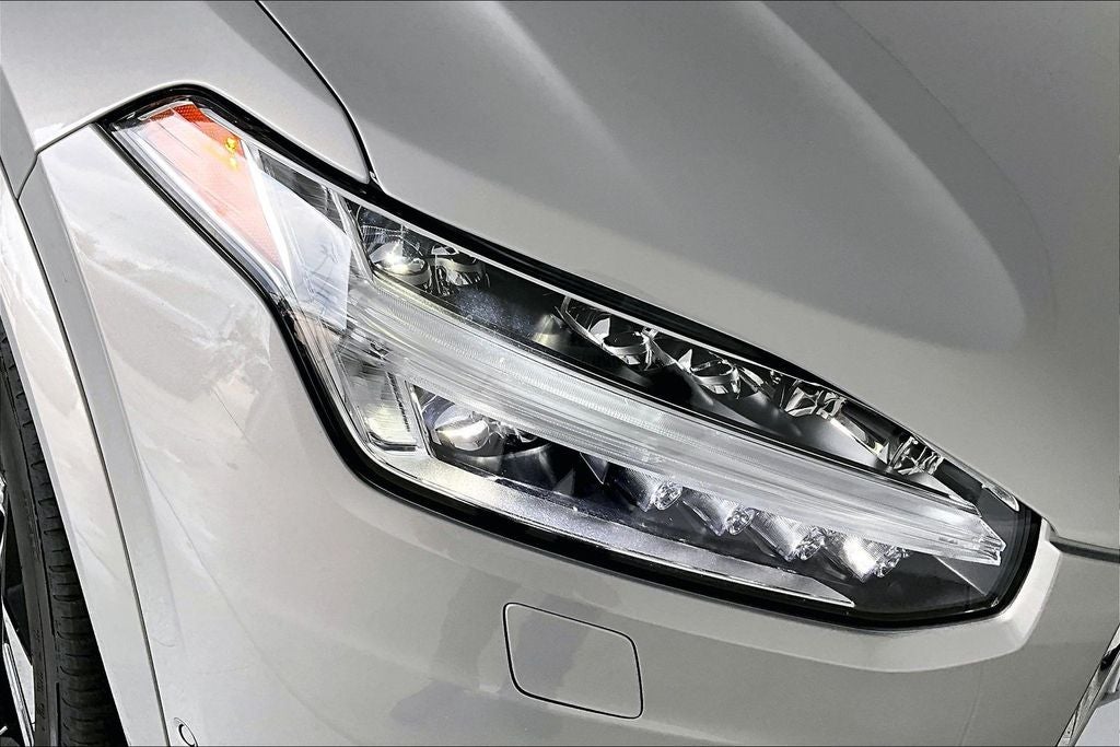 2024 Volvo XC90 B6 Plus Bright Theme