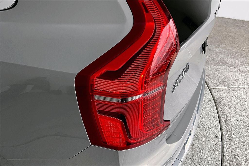 2024 Volvo XC90 B6 Plus Bright Theme