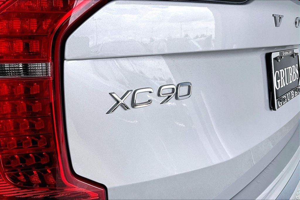 2024 Volvo XC90 B6 Plus Bright Theme
