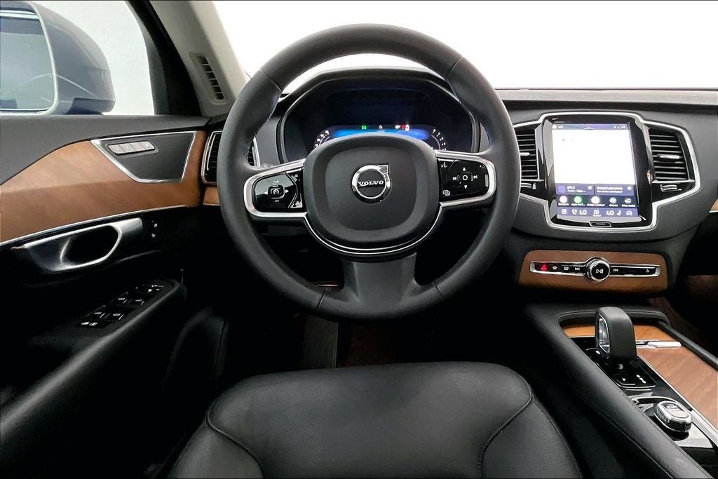 2024 Volvo XC90 B6 Plus Bright Theme