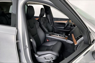 2024 Volvo XC90 B6 Plus Bright Theme