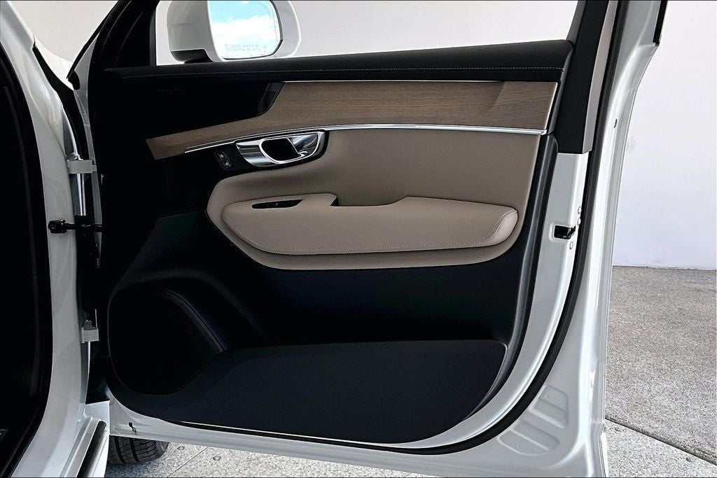 2026 Volvo XC90 B6 Plus 7-Seater
