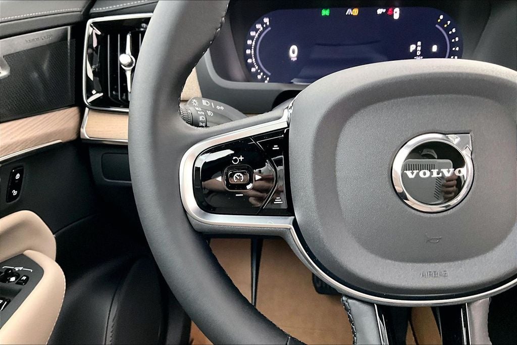 2026 Volvo XC90 B6 Plus 7-Seater