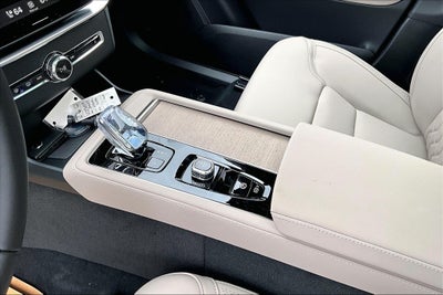 2027 Volvo XC90 B6 Plus 7-Seater