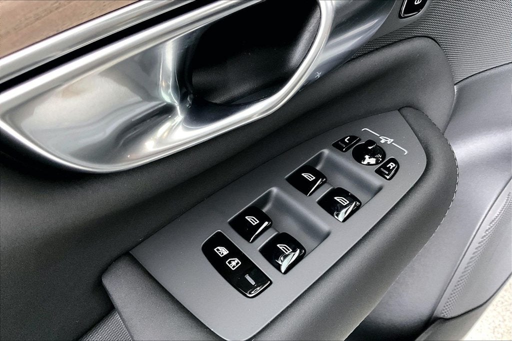 2027 Volvo XC90 B6 Plus 7-Seater