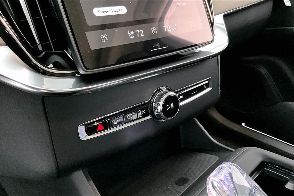 2027 Volvo XC90 B6 Plus 7-Seater