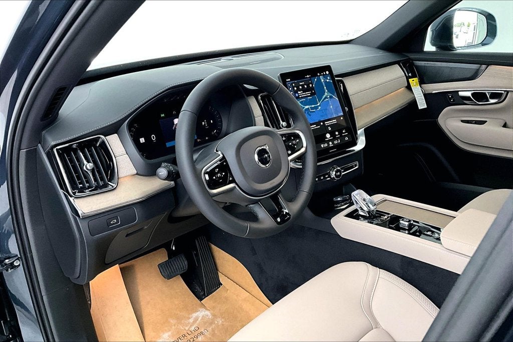 2027 Volvo XC90 B6 Plus 7-Seater