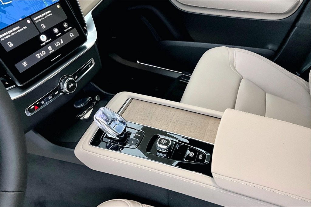 2027 Volvo XC90 B6 Plus 7-Seater