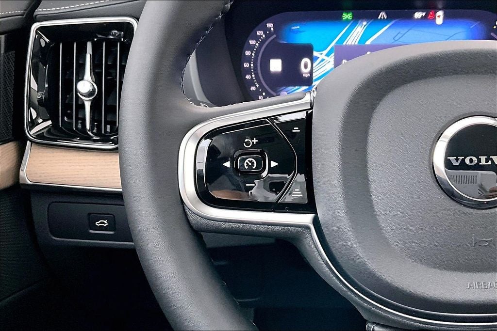 2026 Volvo XC90 B6 Plus 7-Seater
