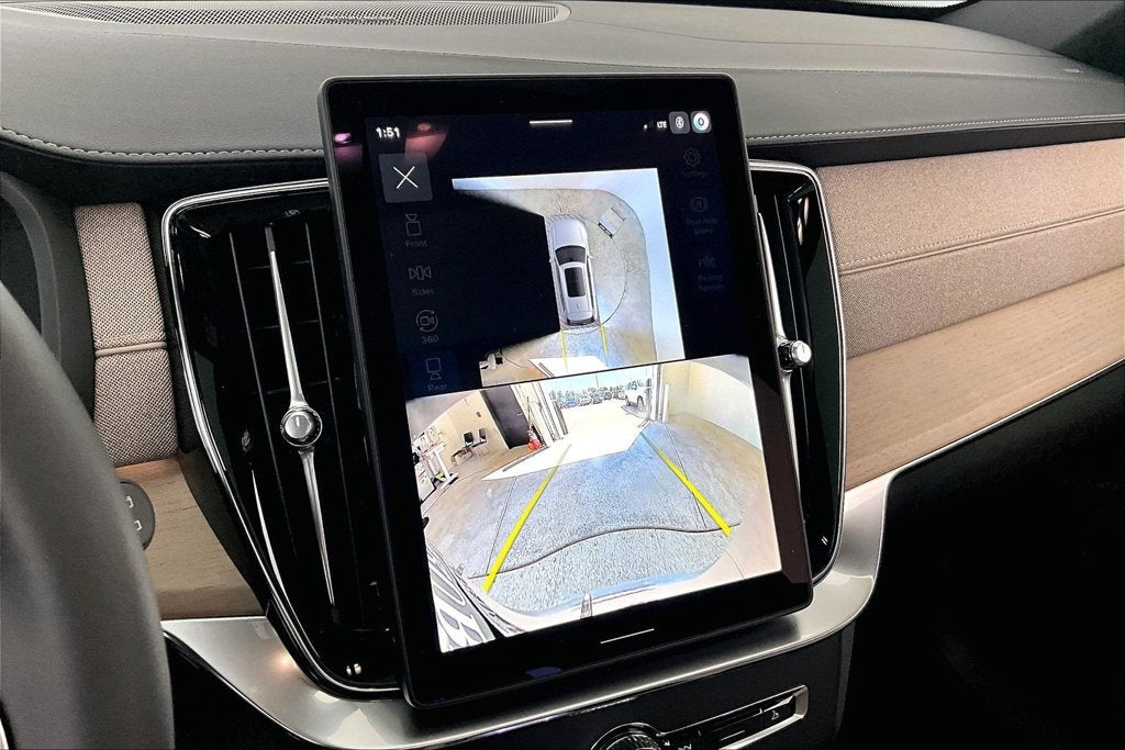 2027 Volvo XC90 B6 Plus 7-Seater