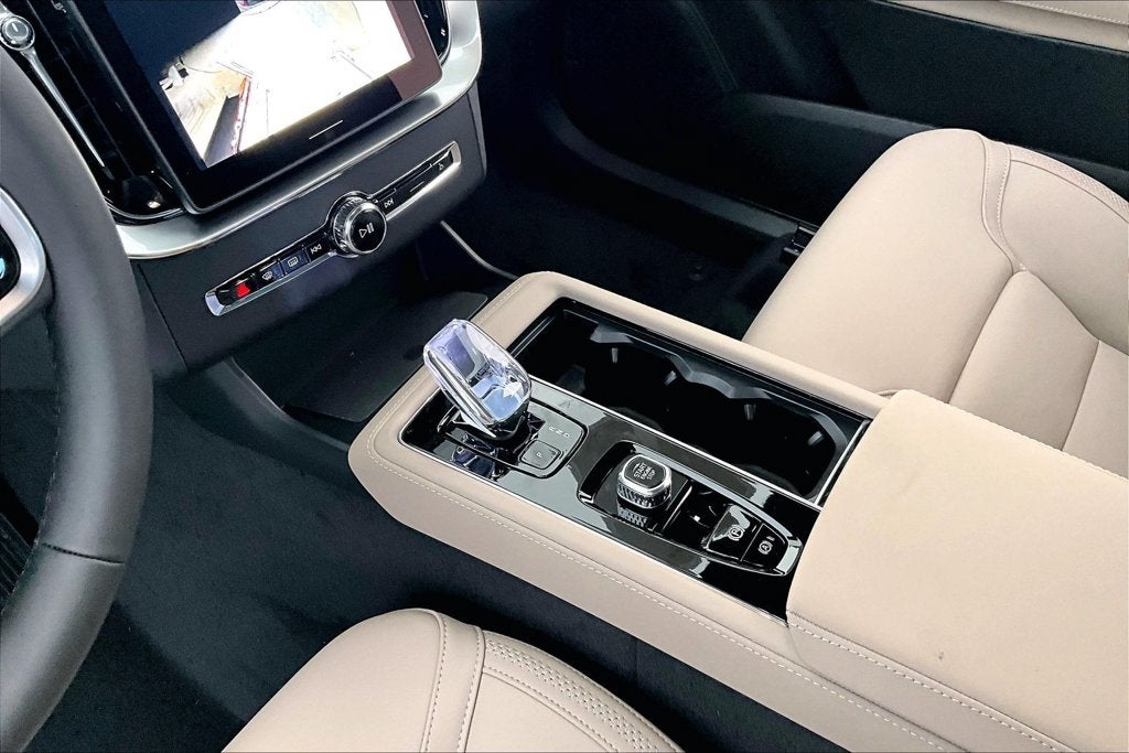 2027 Volvo XC90 B6 Plus 7-Seater