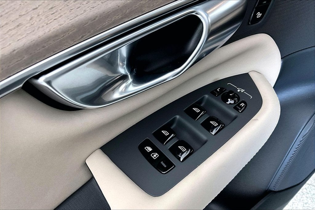 2027 Volvo XC90 B6 Plus 7-Seater